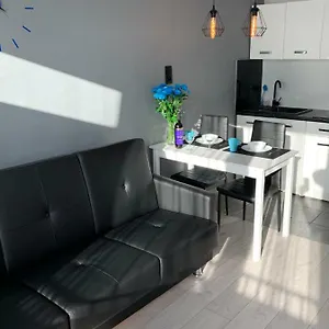 https://blue-mennica-apartment.warsawhotelspoland.com
